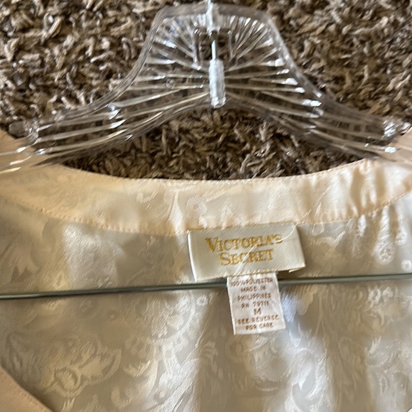 Vintage Victoria secret silk pajamas - Picture 3 of 4